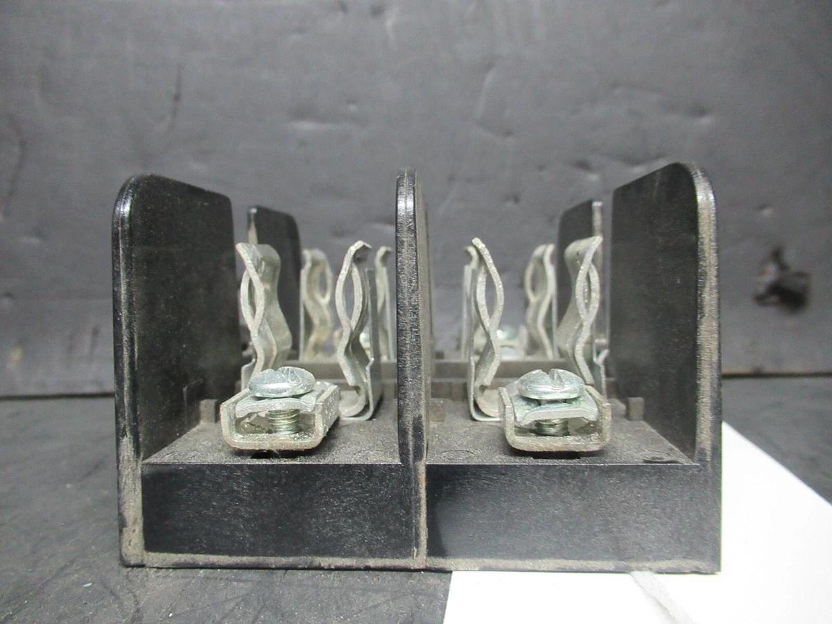 Used GOULD SHAWMUT FUSE BLOCK 60327J 600 VOLT 30 AMP CLASS J FUSES 2-POLE