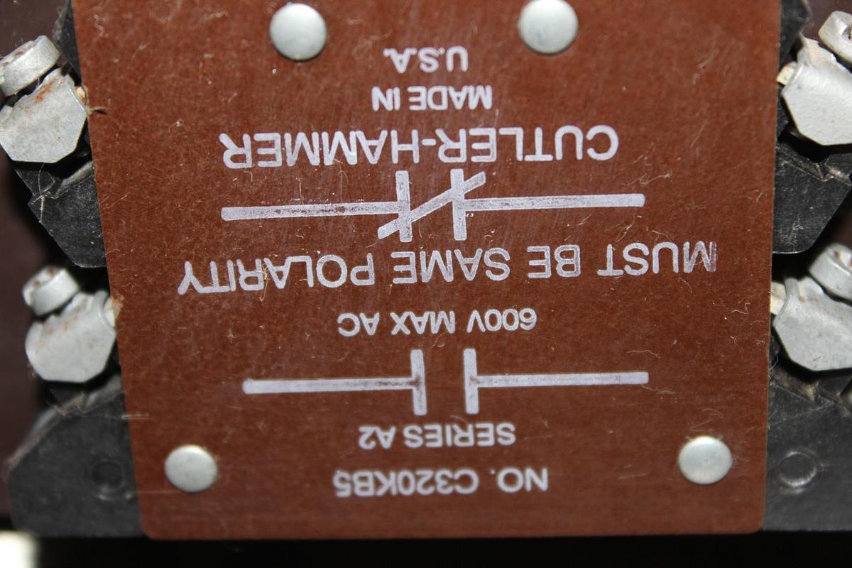 Used CUTLER-HAMMER CONTACTOR C832JN3 NEMA SIZE 3 120 AMP 600 VAC 3-POLE COIL: 120 V