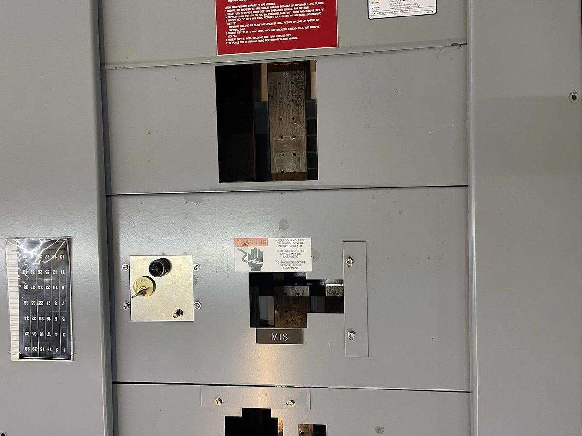 Used EATON POW-R-LINE PRL4 PANELBOAD PRL4B 600 AMP 120/240 VAC 1-PHASE 3-WIRE BX3673