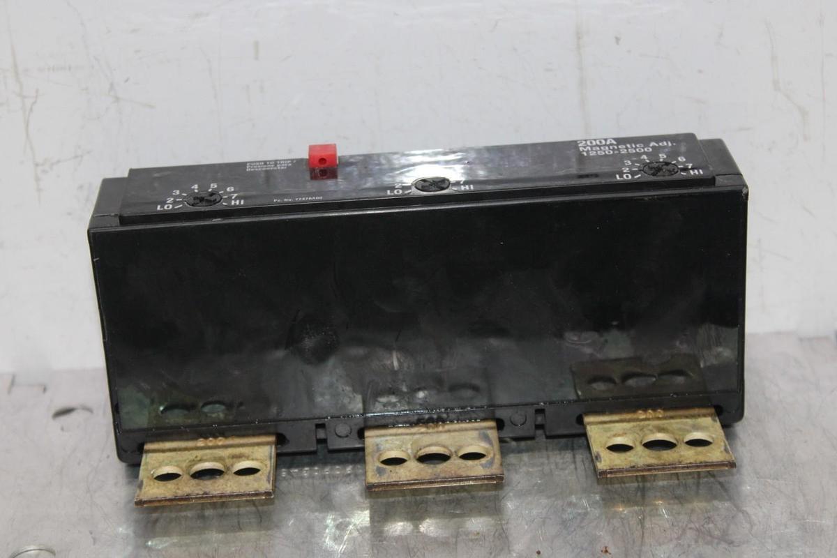 Used SIEMENS ADJUSTABLE OVERLOAD RELAY OM-1462012-2X-0748 77476A00 200 AMP