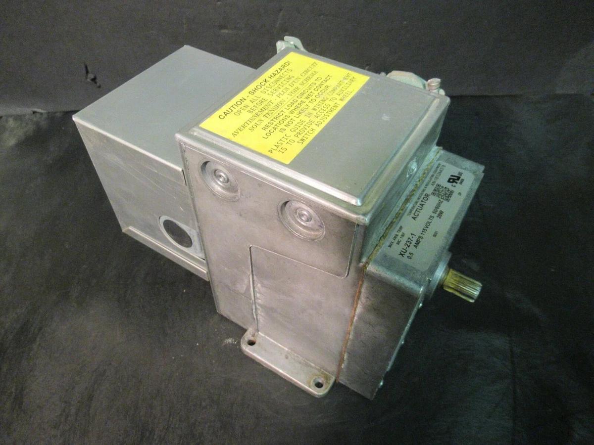 Used BARBER COLMAN MOD MOTOR REGULATING ACTUATOR XU-237-1 115 VAC 28 WATTS 0.5 AMPS