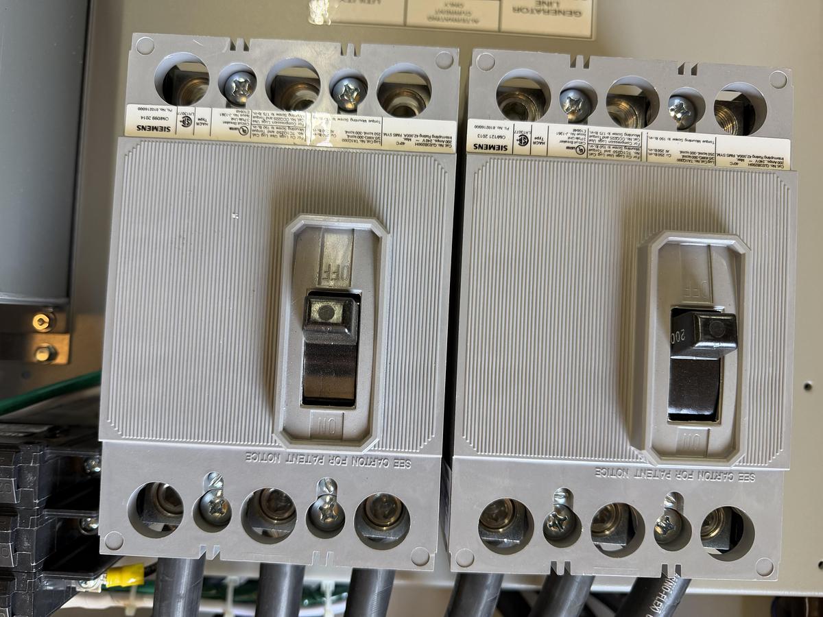 NEW GENERAC automatic transfer switch TTS ILC-200 120/240 VOLT 200 AMP NEMA 3R SERVICE RATED