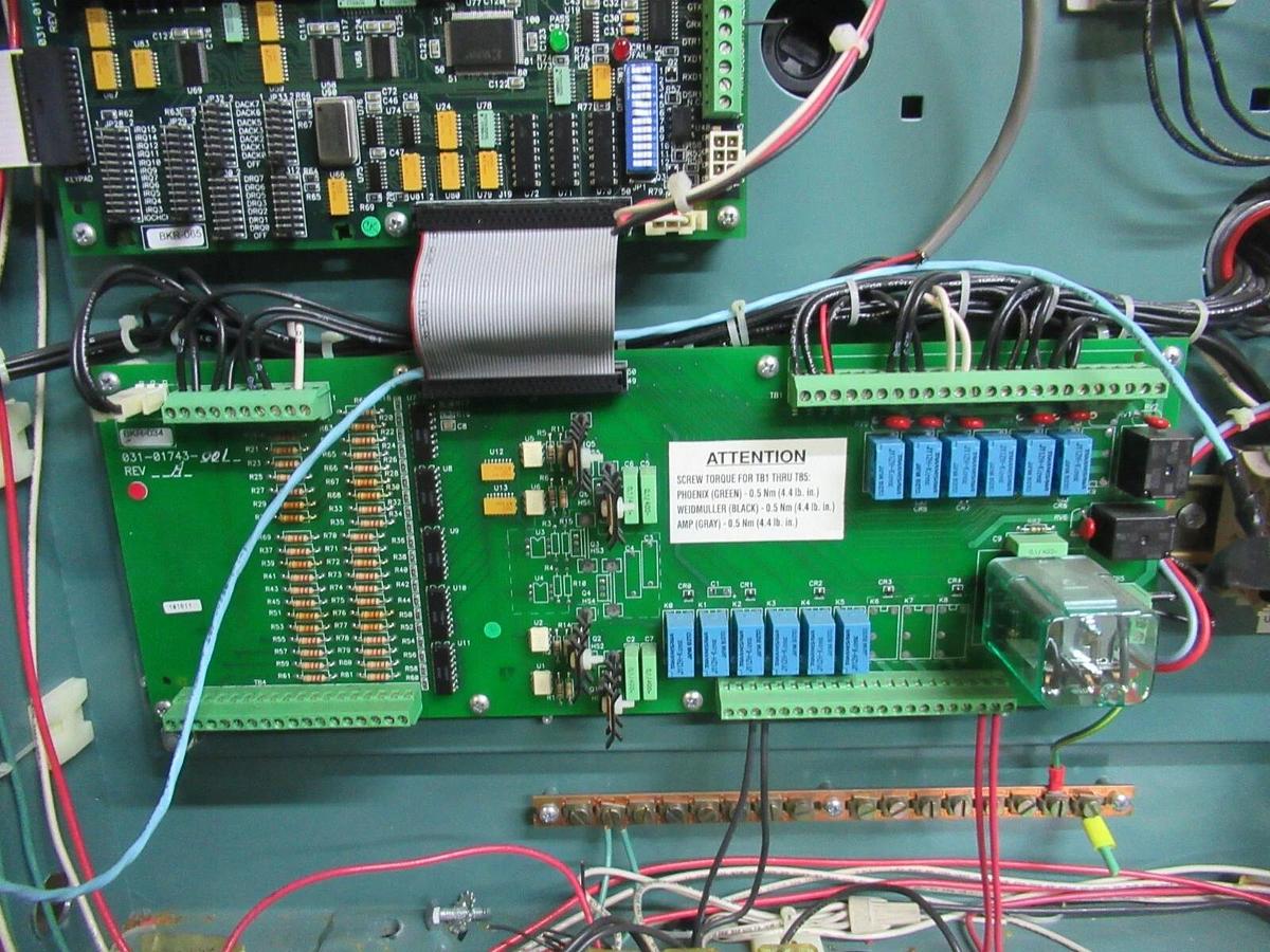 Used YORK CENTRIFUGAL CHILLER MILLENIUM OPTIVIEW CONTROL CENTER 371-02448-101