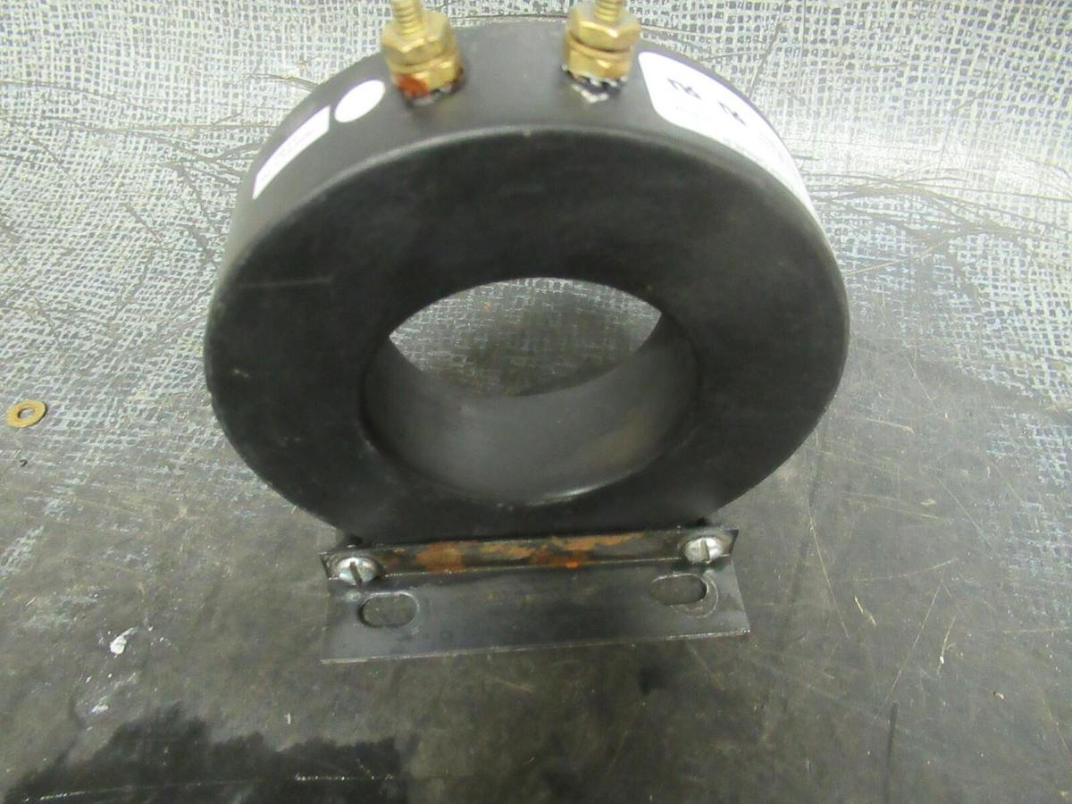 Used WICC LTD CURRENT TRANSFORMER MW0528 04-77324 RATIO: 300:1A 50-400 HZ 600 V