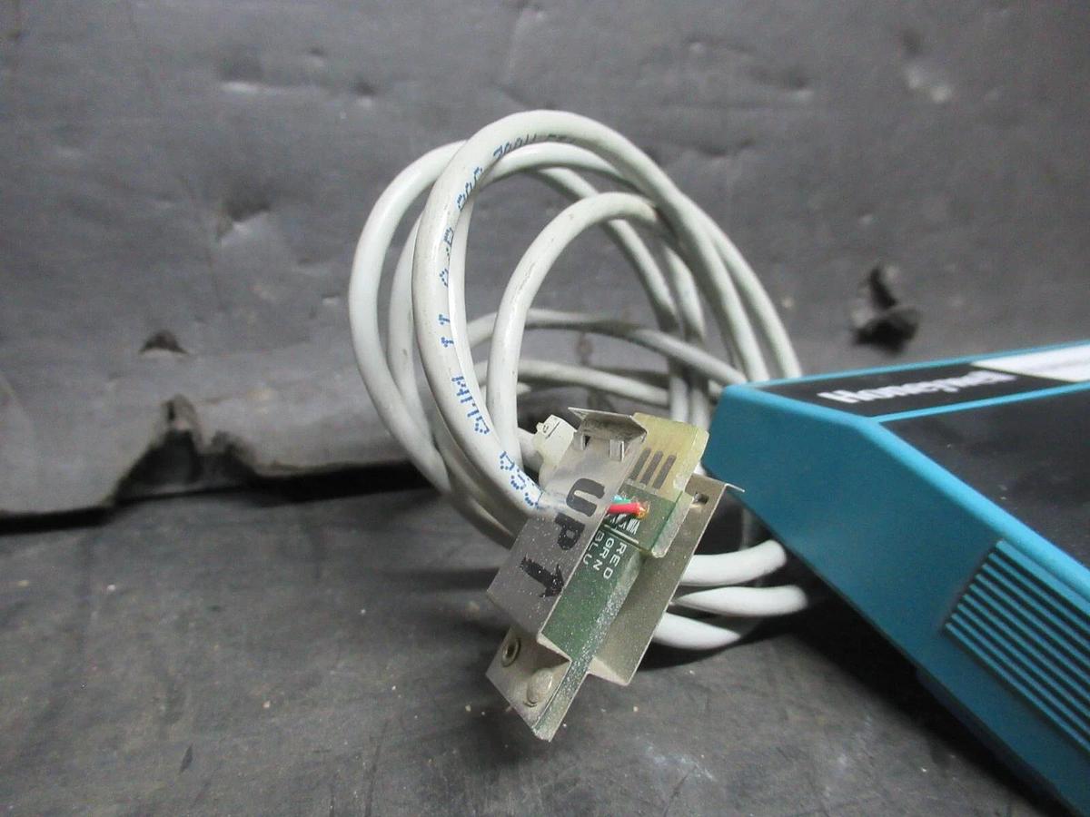 Used HONEYWELL BURNER CONTROL KEYBOARD DISPLAY MODULE 7800 SERIES 97-4834 REV. B