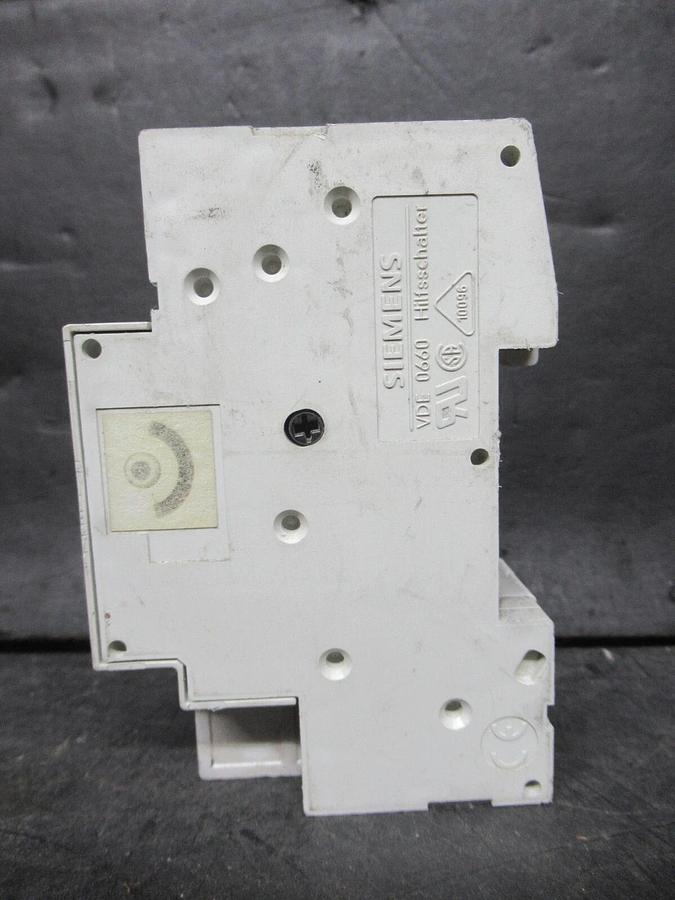 Used SIEMENS CIRCUIT BREAKER 5SX21 B16 16 AMP 277 VAC 1-POLE W/ 5SX9100 AUXILLIARY
