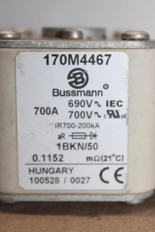 Used BUSSMANN FUSE 170M4467 700 AMP 700 VAC **WARRANTY INCLUDED**