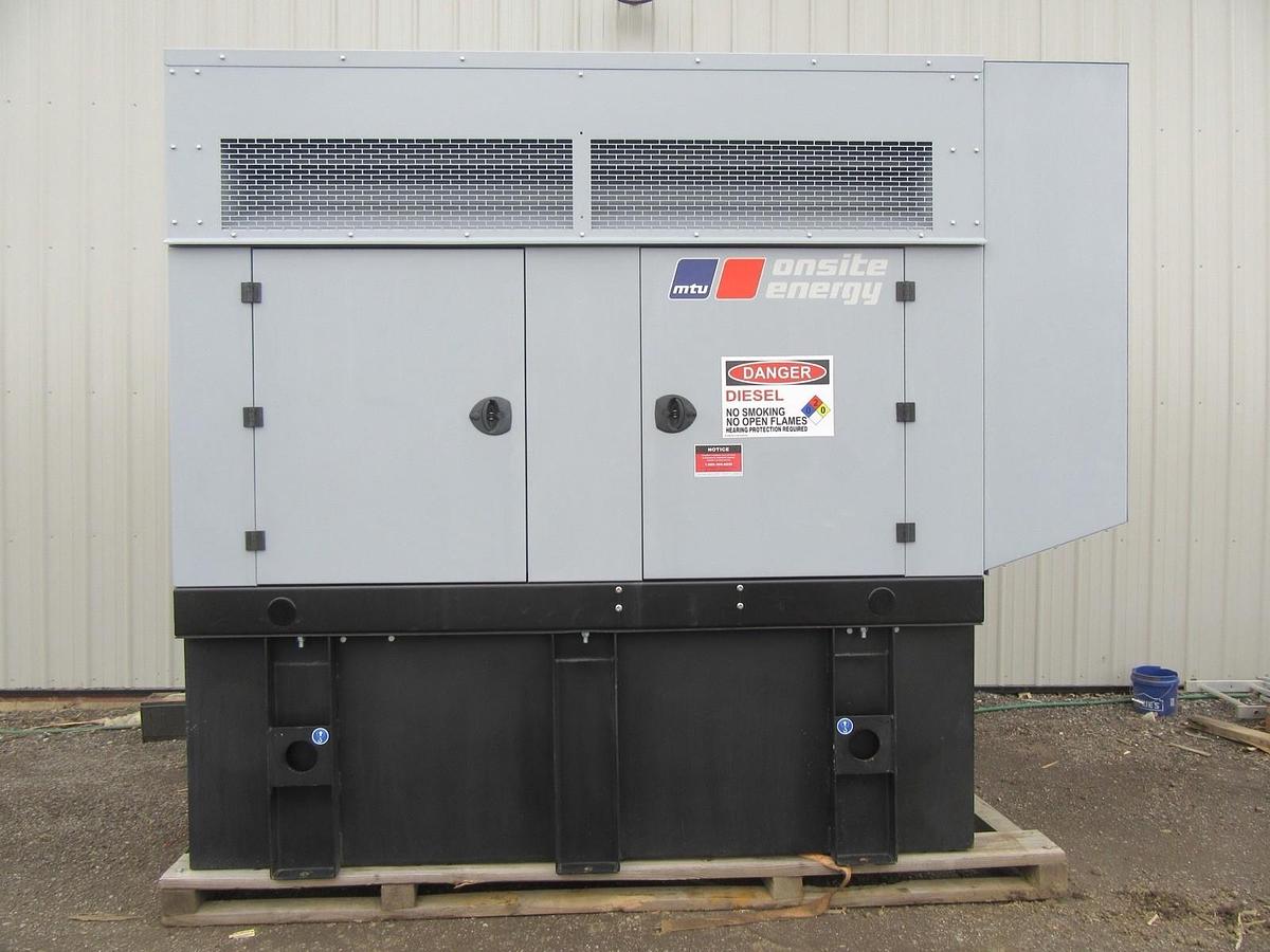 Used 30 KW DIESEL GENERATOR MTU 120/240V  JOHN DEERE SOUND ENCLOSED 196 HRS  VIDEO