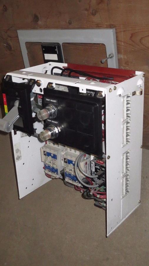 Used CUTLER HAMMER MCC 17" BUCKET W/ 7 AMP BREAKER,SIZE 1 ADV REVERSE STARTS & MODULE