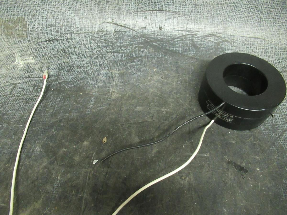 Used INSTRUMENT TRANSFORMERS CT CAT: 180 RL-122 1200:5 A RF 1.33 50-400 HZ 600 VOLTS