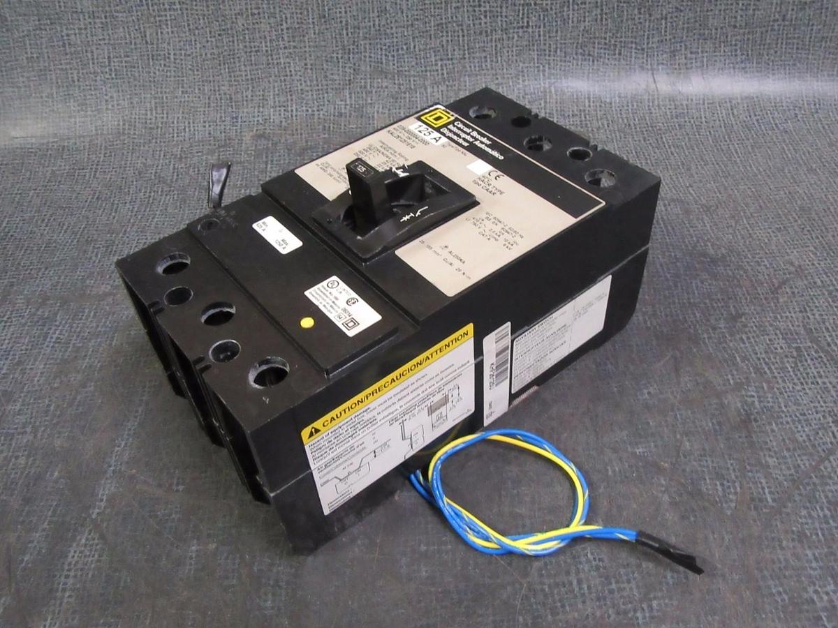 Used SQUARE D CIRCUIT BREAKER 125 AMP 600 VAC 2 POLE * UNDERVOLTAGE TRIP & AUX SWITCH