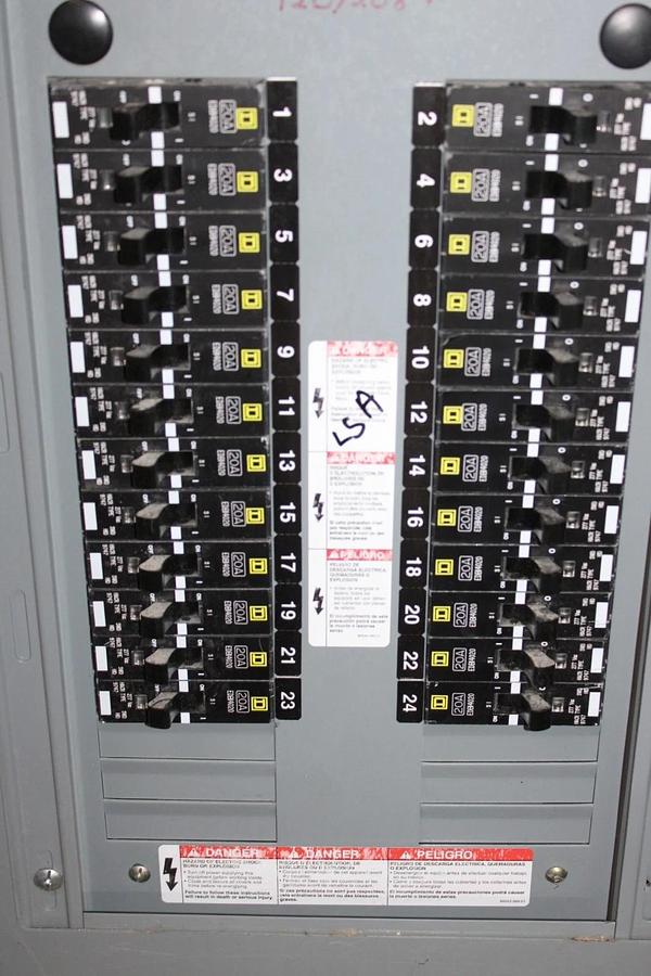 Used SQUARE D TYPE 1 NF MAIN SERVICE PANEL 12106793820100001 125 AMP 30-SLOT 240V