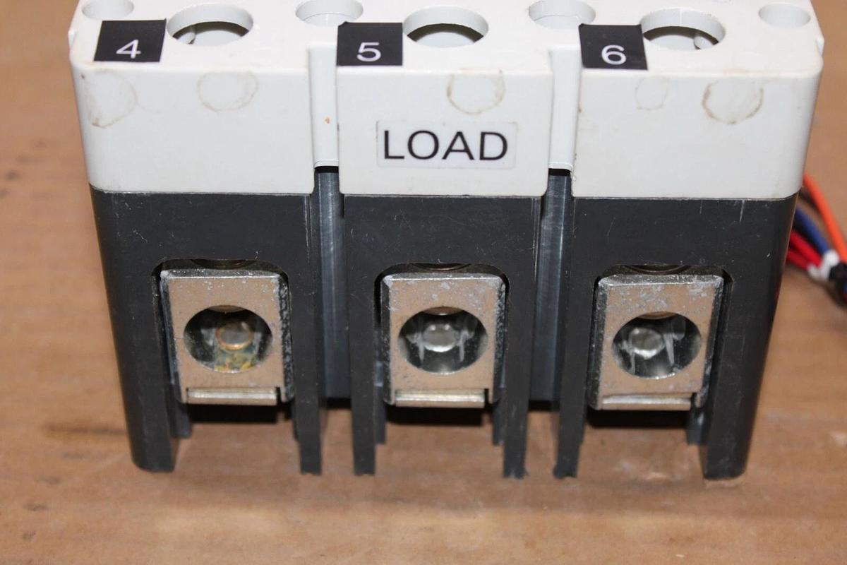 Used CUTLER HAMMER DC BREAKER HKDDC3400F 300 AMP 600 VDC W/ SHUNT TRIP **WARRANTY**