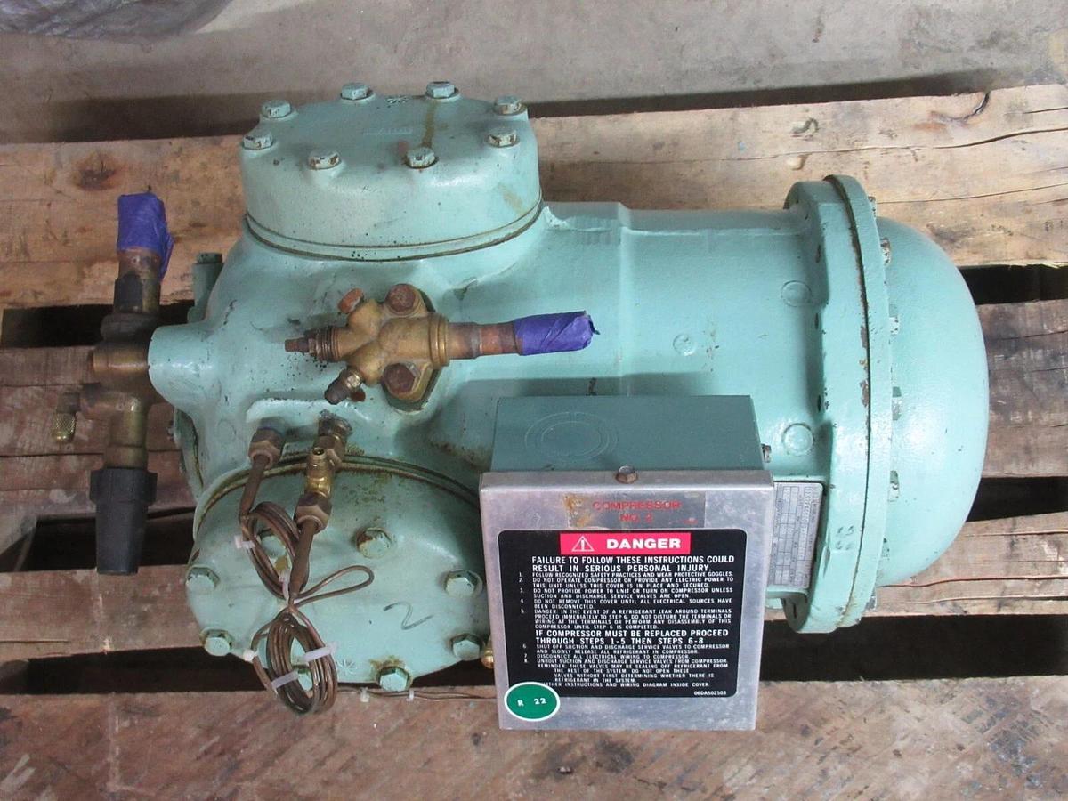 Used REFRIGERENT COMPRESSOR 06DA3132FA0600 W/ 06DC715604 MOTOR 460 VOLT 3-PHASE 60 HZ