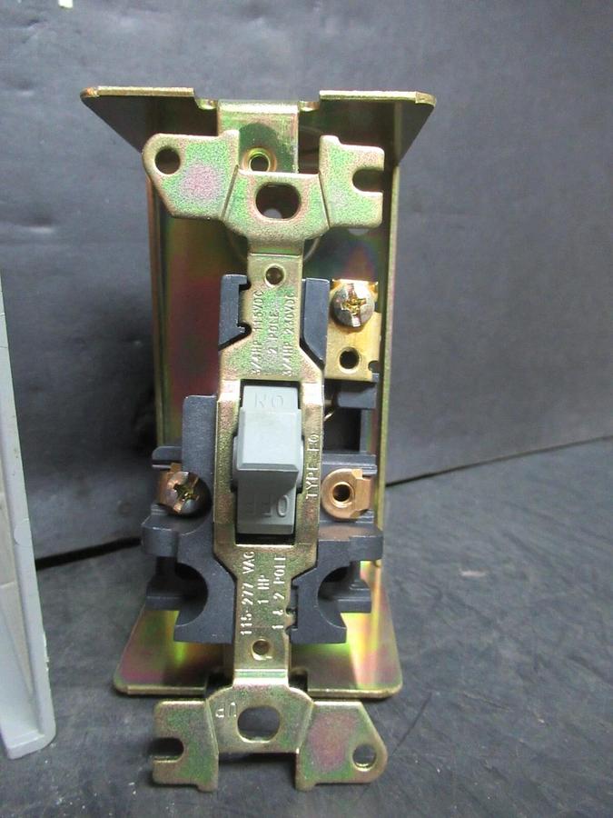 NEW SURPLUS SQUARE D FHP MANUAL MOTOR STARTER 2510FG1 ENCLOSURE TYPE 1