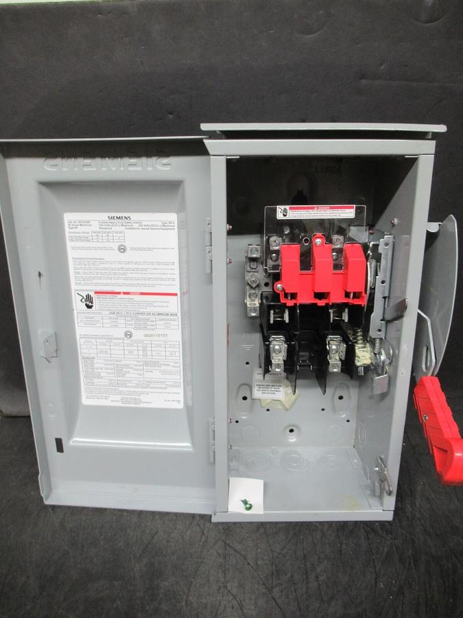NEW SURPLUS SIEMENS HEAVY DUTY FUSIBLE SAFETY SWITCH HF221NR 30 AMP 240 VAC