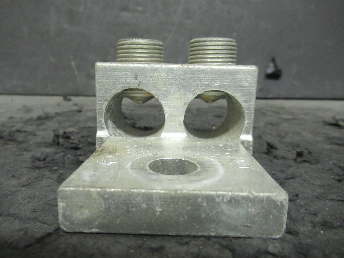 Used (3) QTY ILSCO D899  2 (DOUBLE) BARREL MECHANICAL CONNECTOR LUG TAPS 600MCM - 2