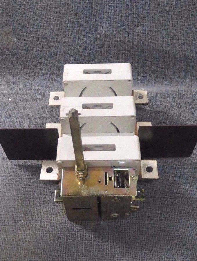 Used ABB GENERAL PURPOSE SWITCH 600 AMP 600 VAC 3 PHASE 500 HP MODEL OETL-NF600A