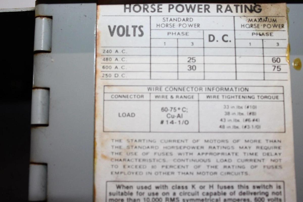 Used ITE VACU-BREAK DISCONNECT SWITCH V7E3623 60/100 AMP 600 VAC 3-POLE 3-PHASE