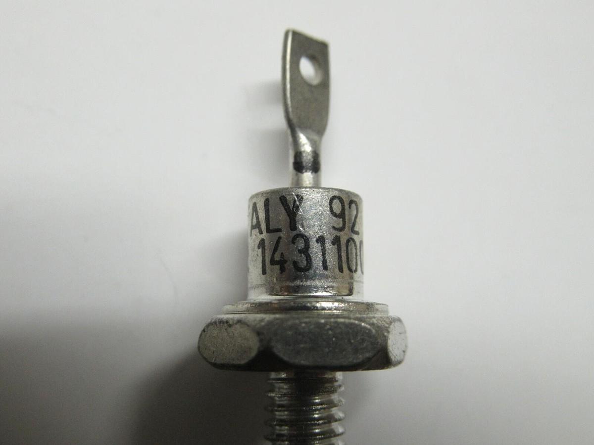 NEW SURPLUS (3) INTERNATIONAL 143110007 RECTIFIER DIODE STUDS VISHAY *WARRANTY*