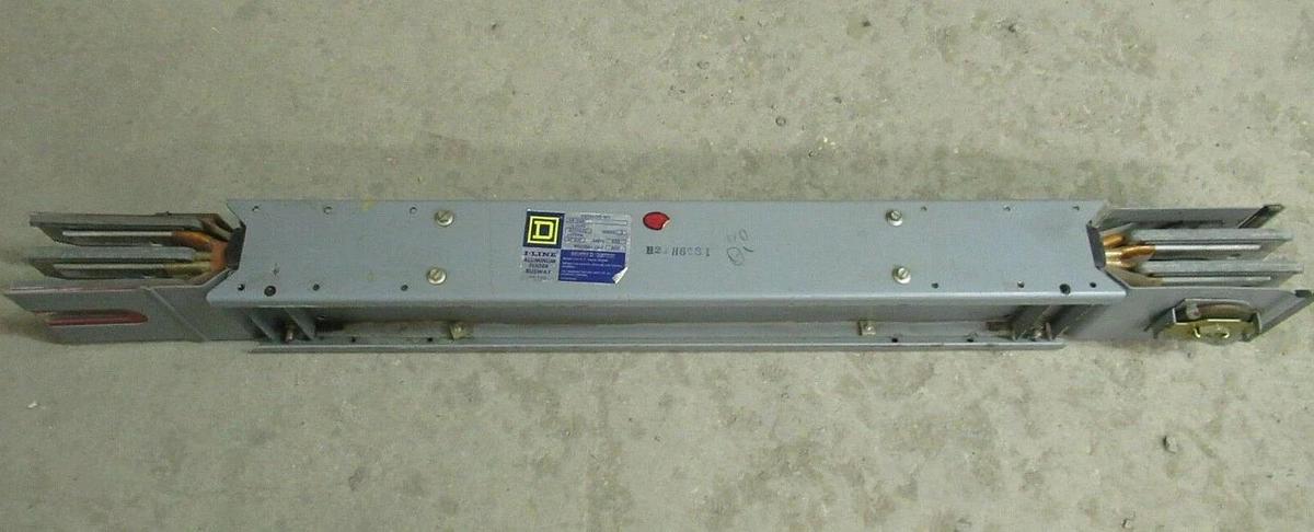 Used 800 AMP SQUARE D I-LINE FEEDER ALU DUCT BUSWAY RUN 40" L 480 / 277 V 3 PH 4 W