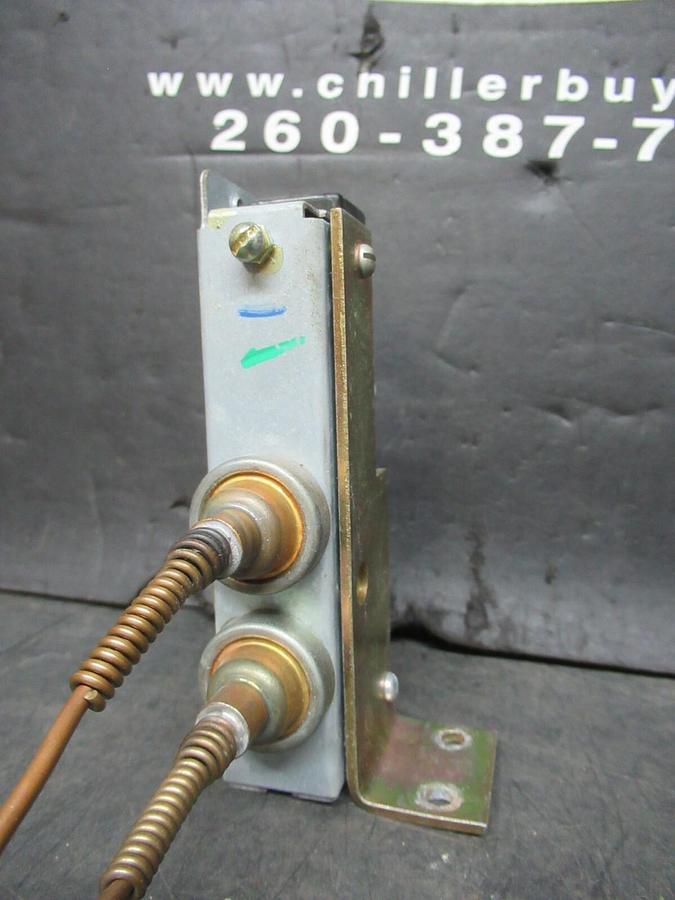 Used JOHNSON CONTROLS / CARRIER DIFFERENTIAL PRESSURE CONTROL HK06CC004 / P12AE-1