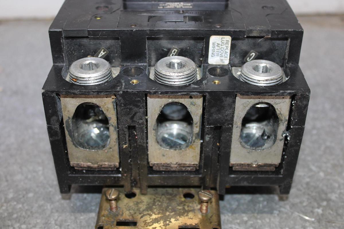 Used SQUARE D I-LINE CIRCUIT BREAKER LA36300 300 AMP 600 VAC 3-POLE