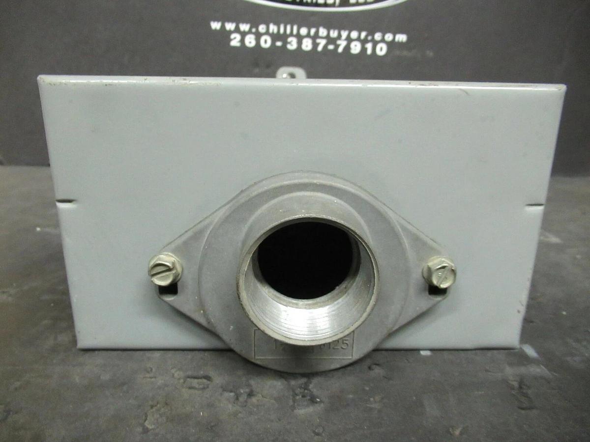 Used SQUARE D CIRCUIT BREAKER ENCLOSURE NEMA 3R 100 A MAX 120 / 240 V 1 PH QO2100NRB