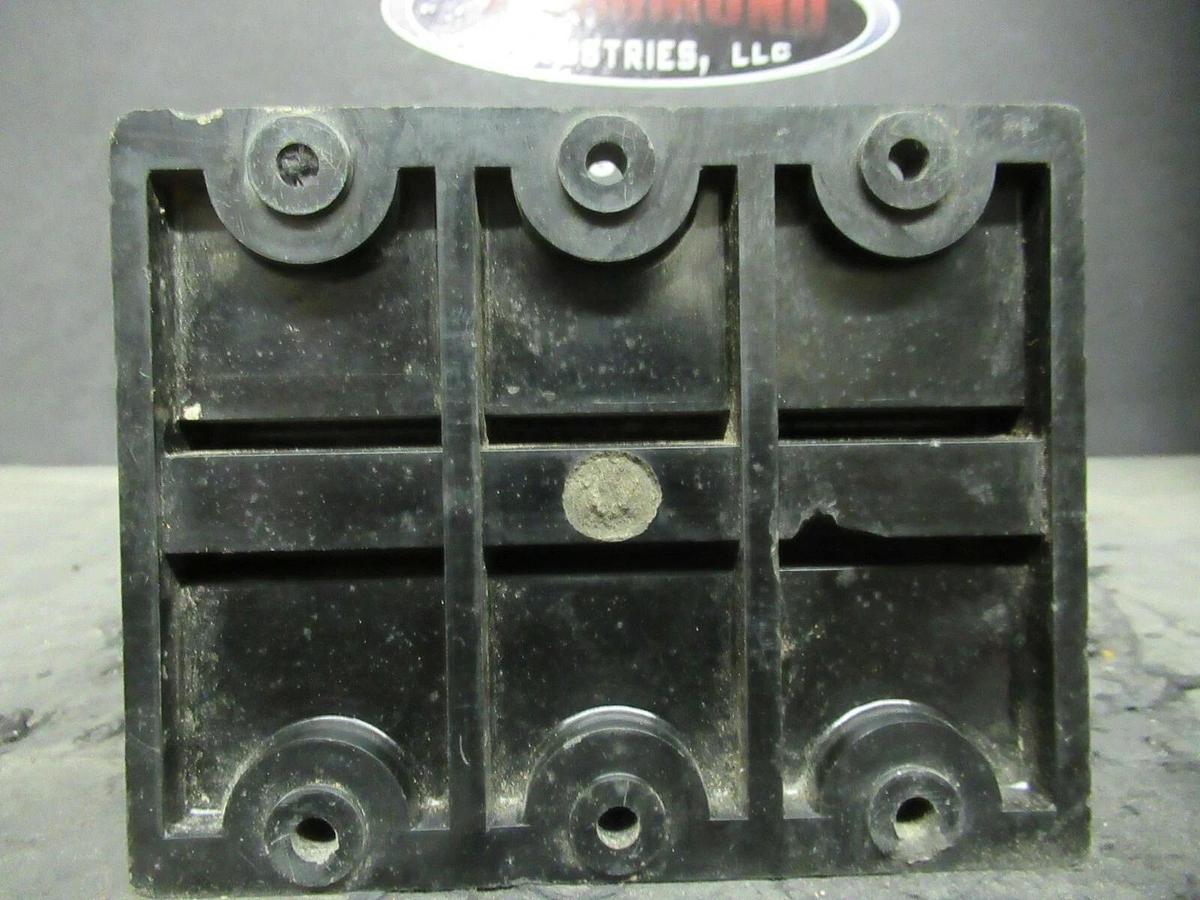 Used GOULD SHAWMUT 66063 POWER DISTRIBUTION LUG SET 600 V 3 POLE 2/0 - #12 X #4 - #14