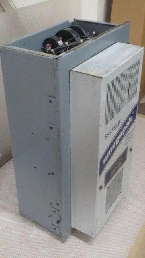 Used SQUARE D OMEGAPAK ADJUSTABLE VFD E07H10P16B16 5AF04F 460V 9.7A 3-PHASE 5HP