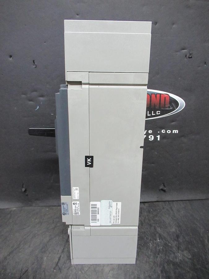 Used SQUARE D POWERPACT BREAKER 528261P1 600 VAC 400 AMP BOTTOM LUGS 3 POLE