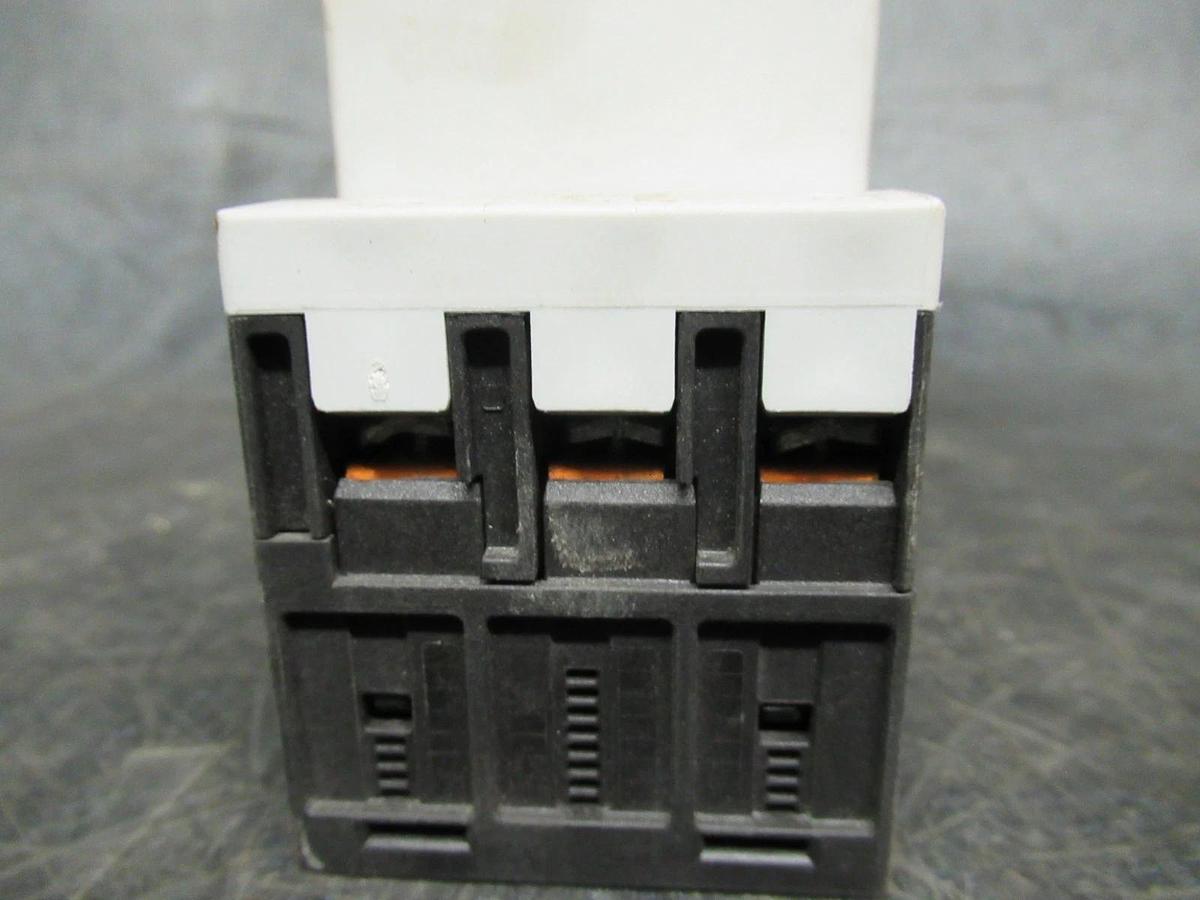 Used SIEMENS MANUAL MOTOR STARTER 3RV1011-1KA10 600 VOLT 12 AMP 10 HP G/070314