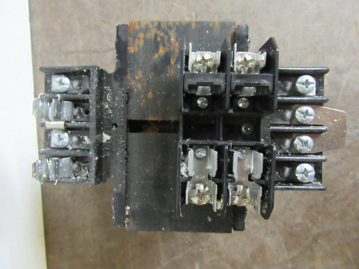 Used 0.5 KVA DONGAN TRANSFORMER HC-0500-4100 PRI: 240x480V SEC: 120 SINGLE PHASE