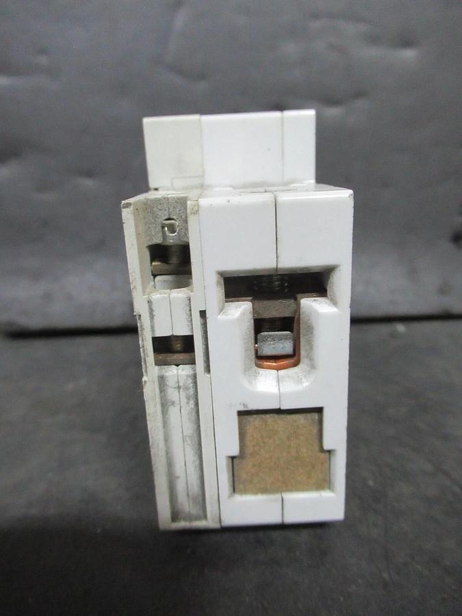 Used SIEMENS CIRCUIT BREAKER 5SX21 B6 6 AMP 277 VAC 1-POLE W/ 5SX9100 AUXILLIARY