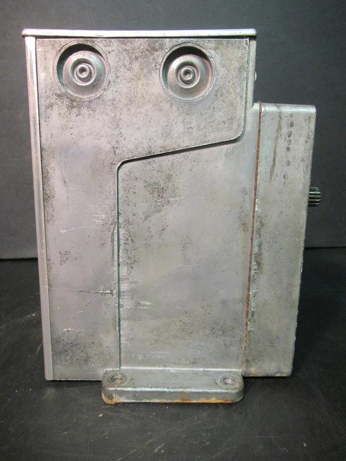 Used YORK / JOHNSON CONTROLS 025-17174-002 MOD MOTOR ACTUATOR 120 VAC 28 WATTS 0.5 A