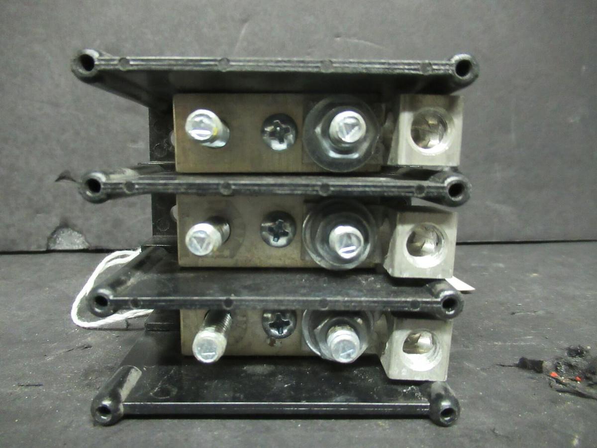 Used FERRAZ SHAWMUT POWER DISTRIBUTION BLOCK 62203 PDB62203 3-POLE 600 VOLT