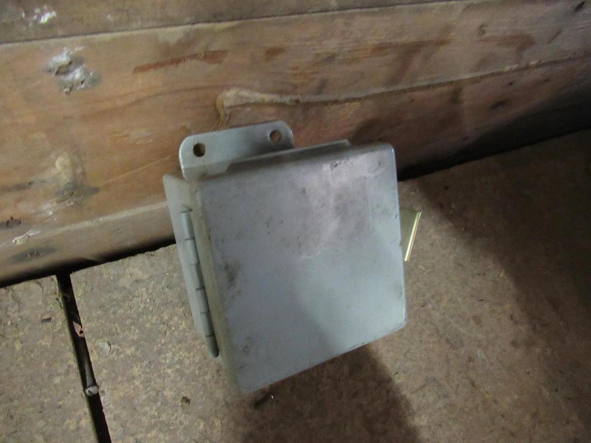 Used HOFFMAN ENCLOSURE TYPE 12,13 A-404CH 4" x 4" x 3" **WARRANTY INCLUDED**