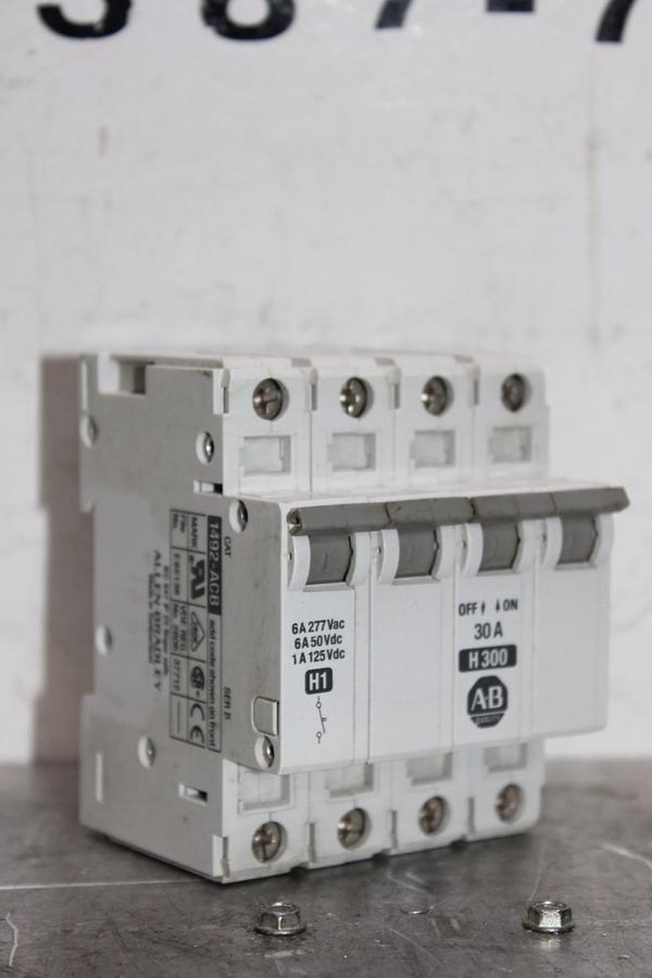 Used ALLEN BRADLEY CIRCUIT BREAKER 1492-CB3 1492-ACB 480/277 VAC 30 AMP 4-POLE