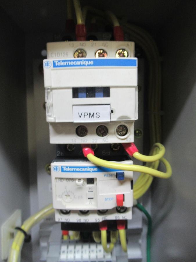 Used ENCLOSED TELEMECANIQUE STARTER LC1D16 W/ OVERLOAD RELAY LRD-076 25 AMP 600 V