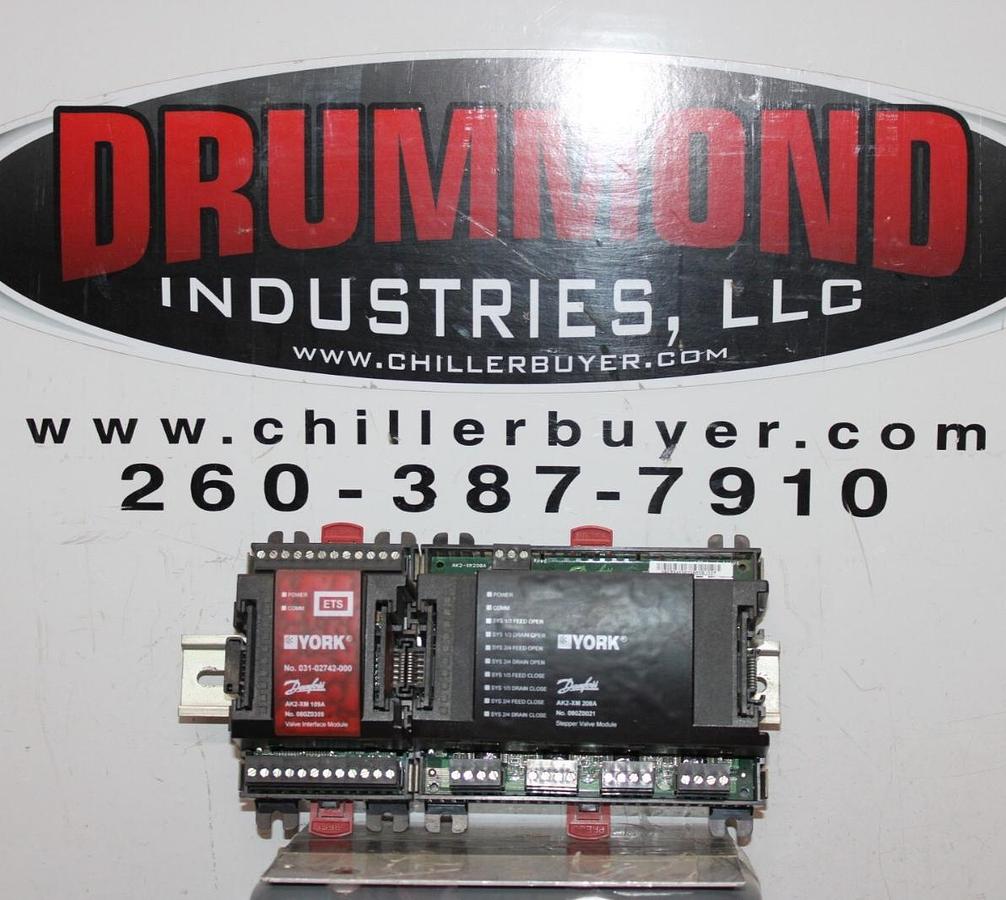 Used YORK DANFOSS VALVE INTERFACE / STEPPER MODULE 031-02742-000 AK2-XM-208A