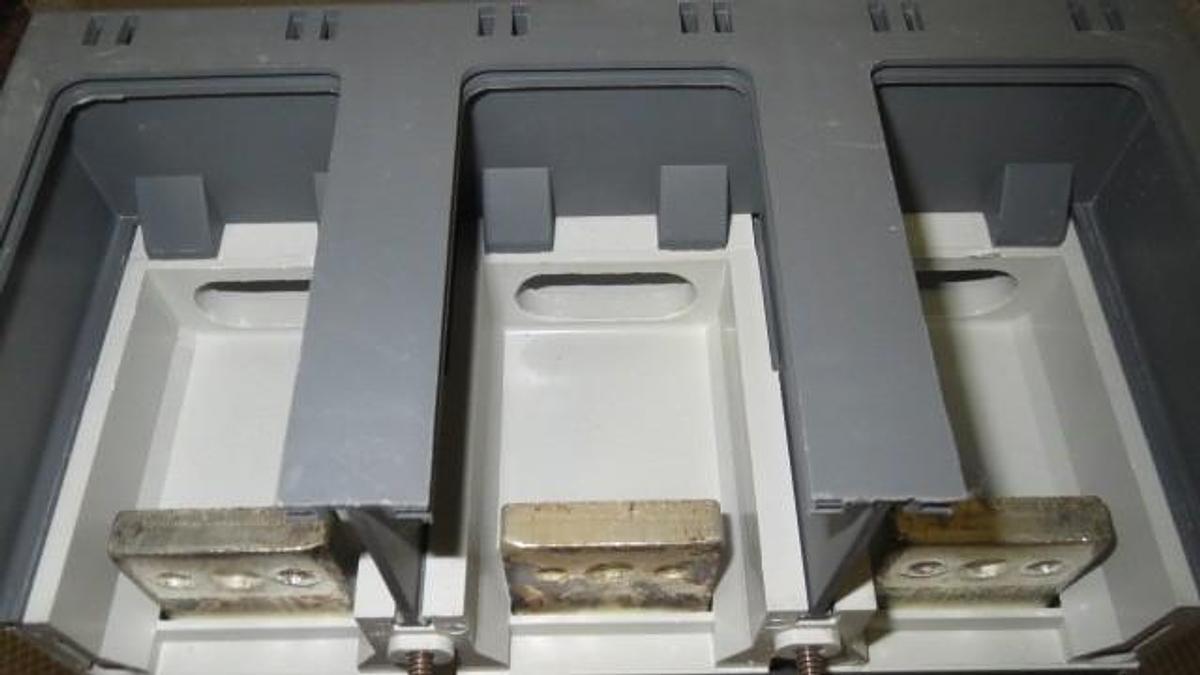 Used ABB D/C BREAKER SACE S6 600 AMP, 600 VAC 500 VDC W/ 600 AMP TRIP, 2 POLE