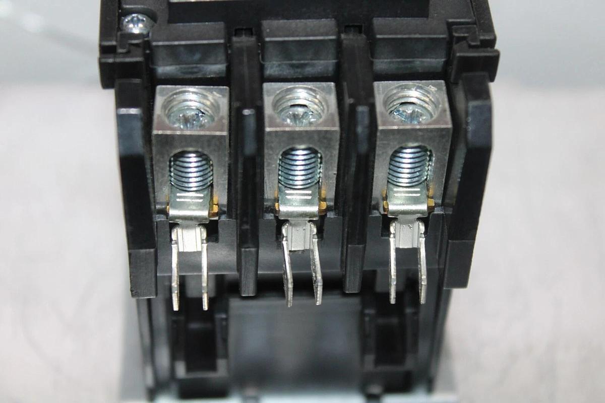 Used EATON CONTACTOR C25DNF330 30 AMP 600 VOLT 3-POLE 15 HP 11 KW *WARRANTY*