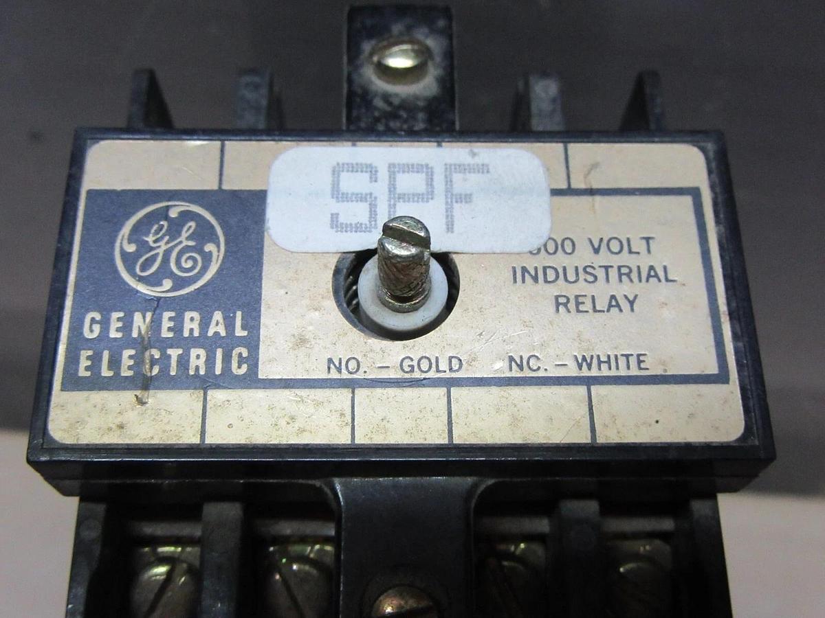 Used GENERAL ELECTRIC INDUSTRIAL RELAY CR120B-D083 600 VOLT COIL: 48 VOLT