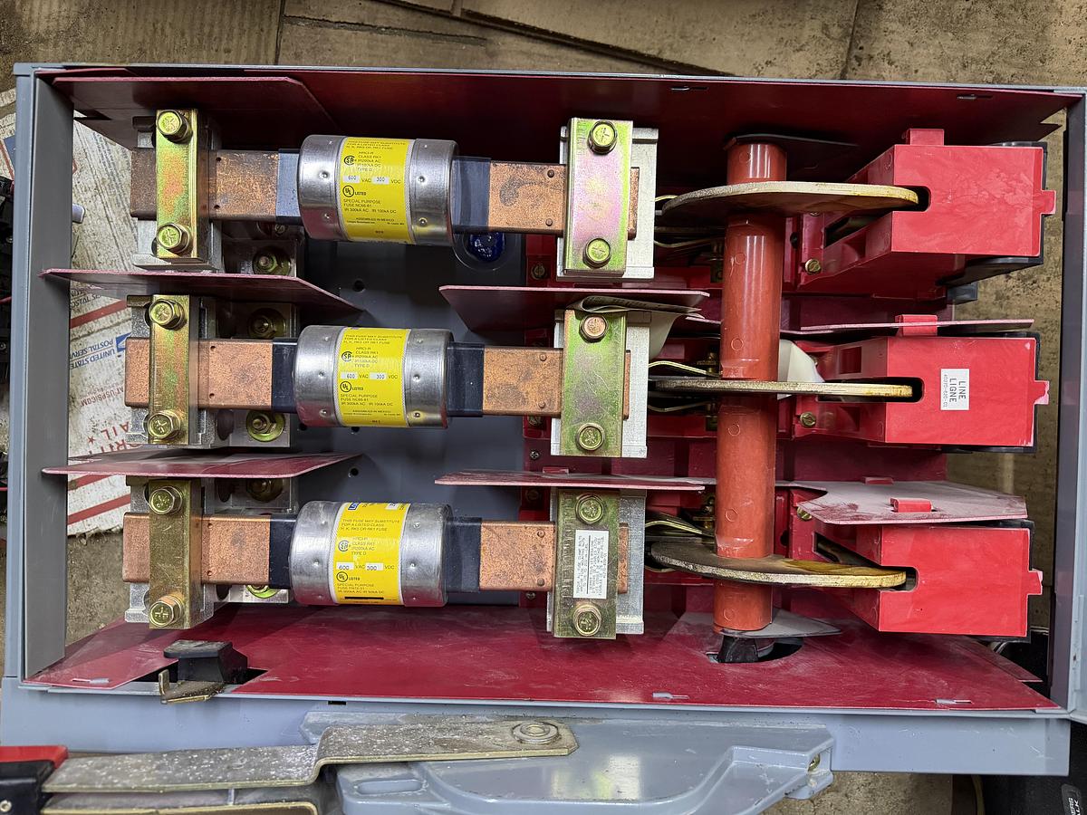 Used FURNAS DEFINITE PRUPOSE CONTACTOR 42GE35AF551R 90 AMP 600 VAC 50 HP 3-PHASE