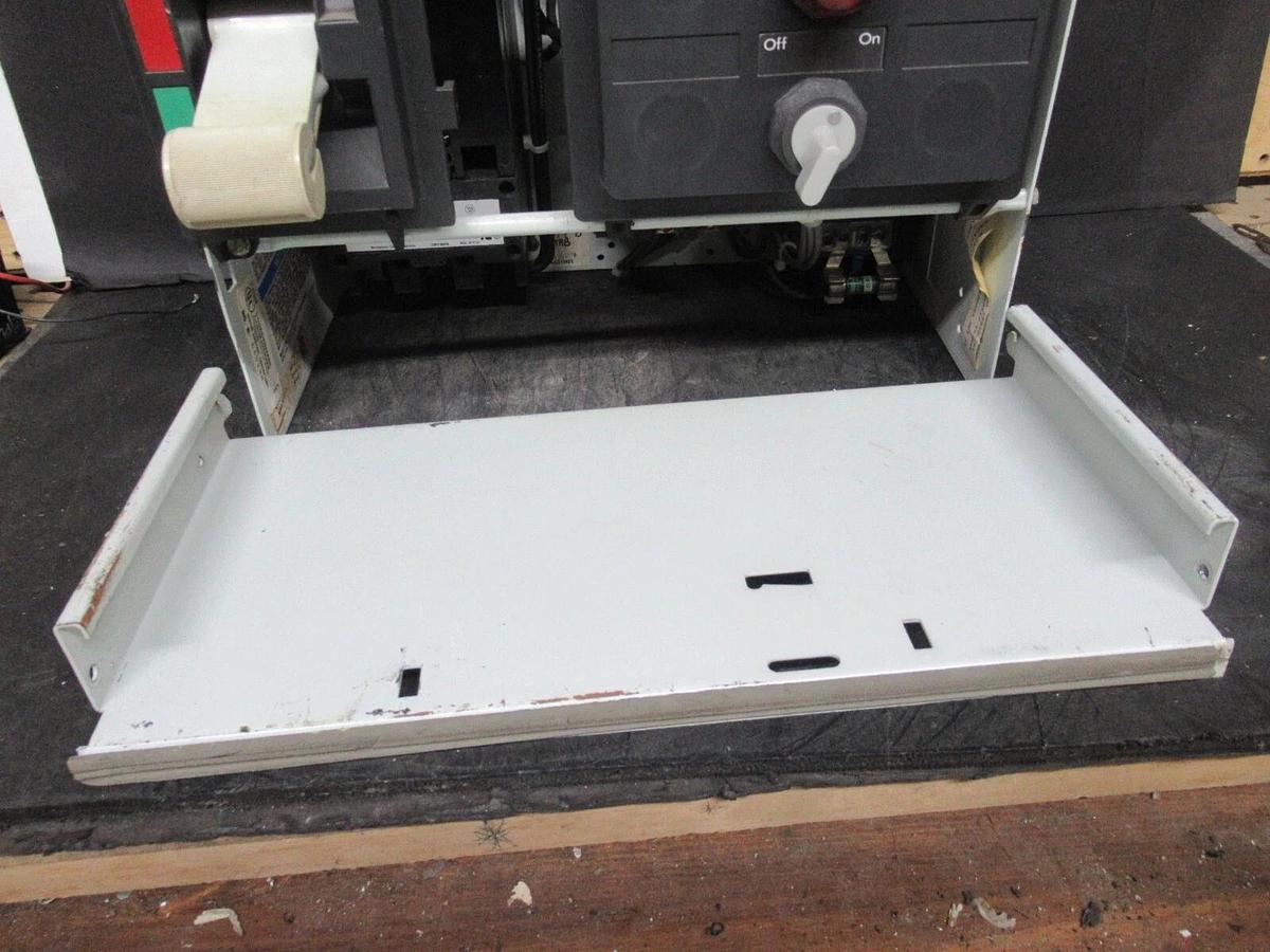 Used CUTLER HAMMER MOTOR STARTER CONTROL BUCKET 2100 12" NEMA SIZE 1 A200M1CACP 7 AMP