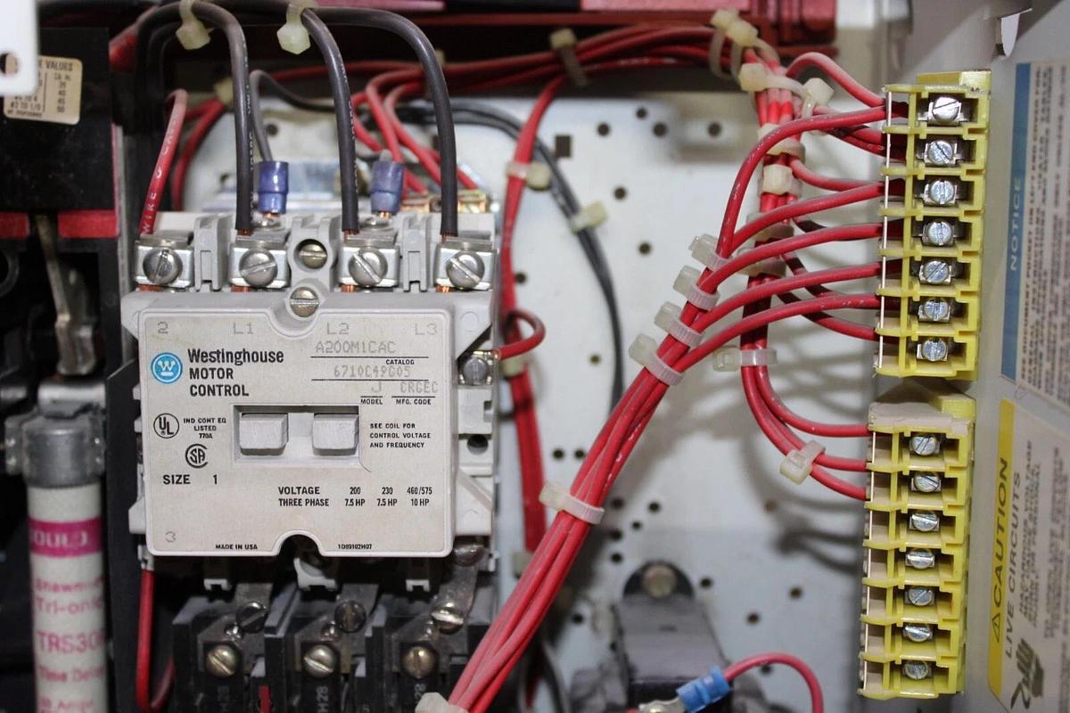 Used WESTINGHOUSE MCC MOTOR CONTROL BUCKET FREEDOM 2100 12" SIZE 1 CL75250