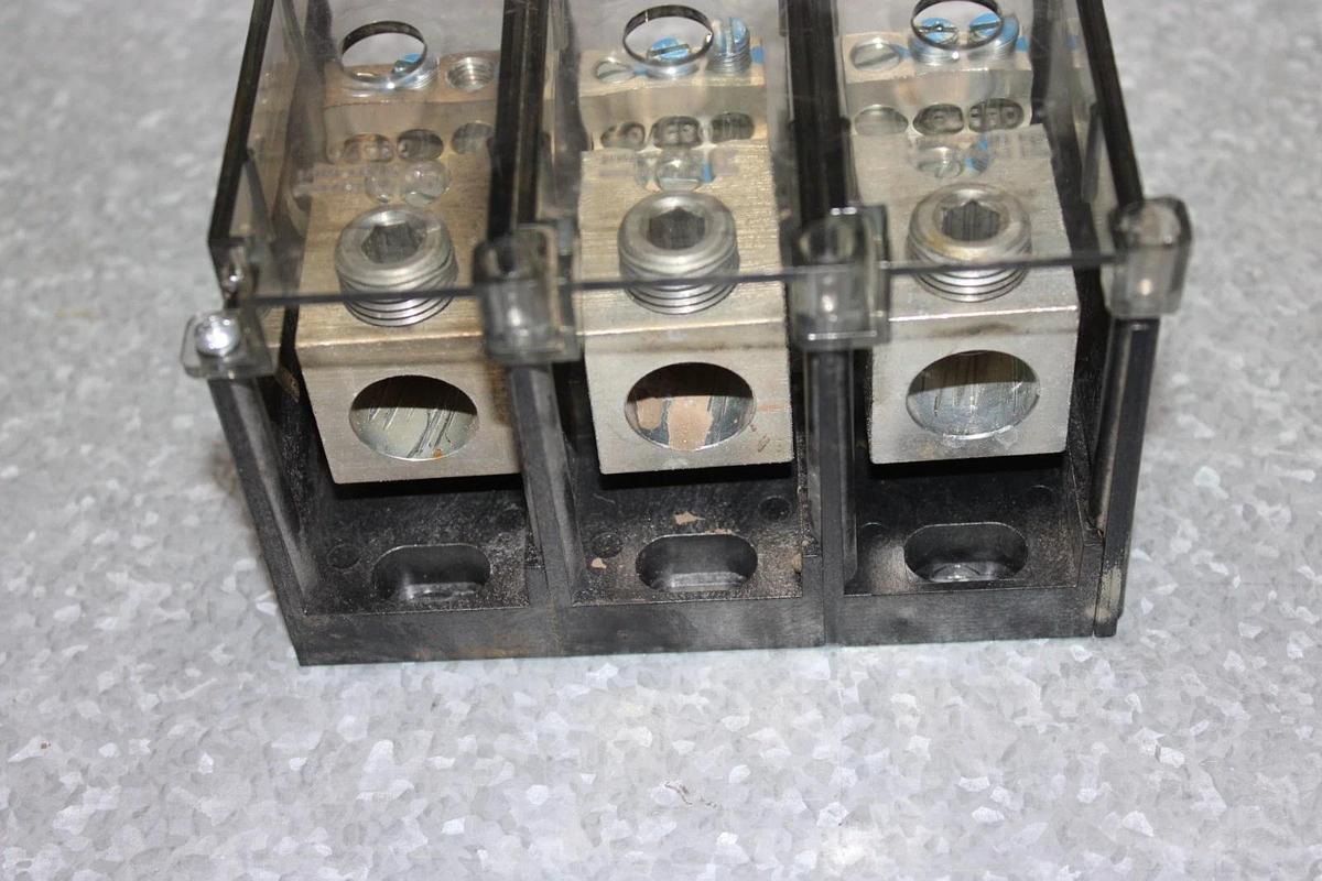 Used FERRAZ SHAWMUT POWER DISTRIBUTION BLOCK 67663 400 AMP 3-POLE 600 VOLT *WARRANTY*