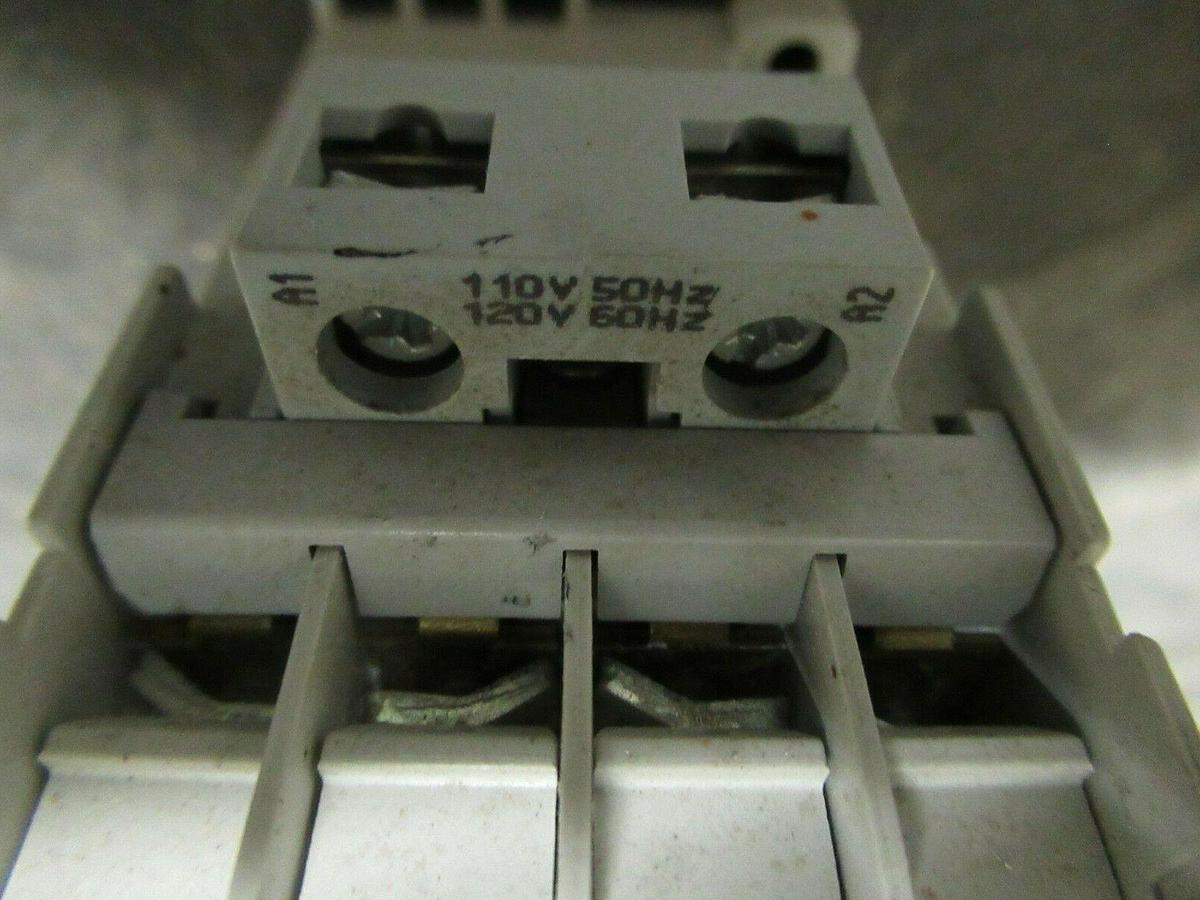 Used SPRECHER + SCHUH CONTACTOR CA7-16-10 30 AMP 600 VAC 3 POLE 15 HP COIL: 120V
