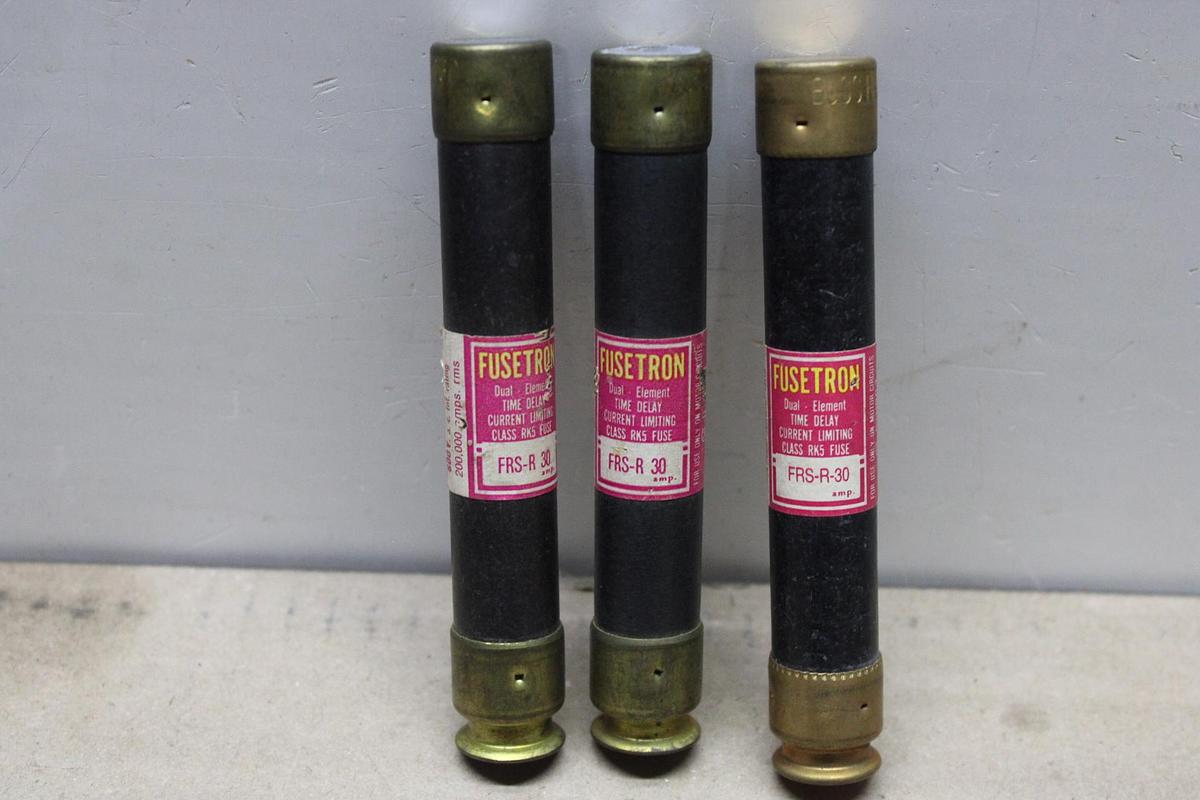 Used LOT OF 3 FERRAZ SHAWMUT TRI-ONIC FUSES TRS20R 20 AMP 600 VAC