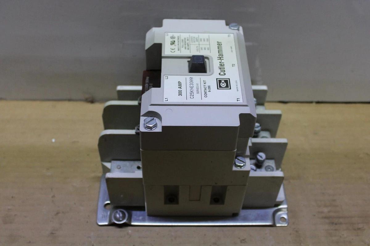 Used CUTLER HAMMER C25KNE3300 300 AMP 600 VAC 3-POLE 3-PHASE COIL: 120V